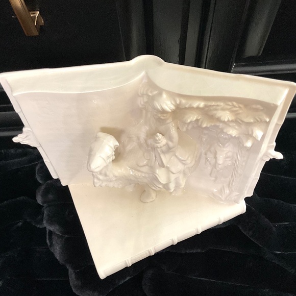 Vintage Nativity Scene Magi Wise Men Bookend with Bible Sculpture - Picture 7 of 16